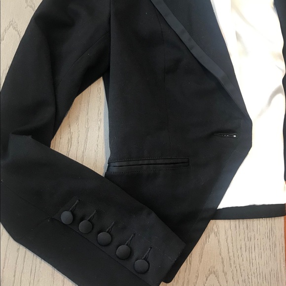 H & M Divided Black Blazer - Picture 4 of 7